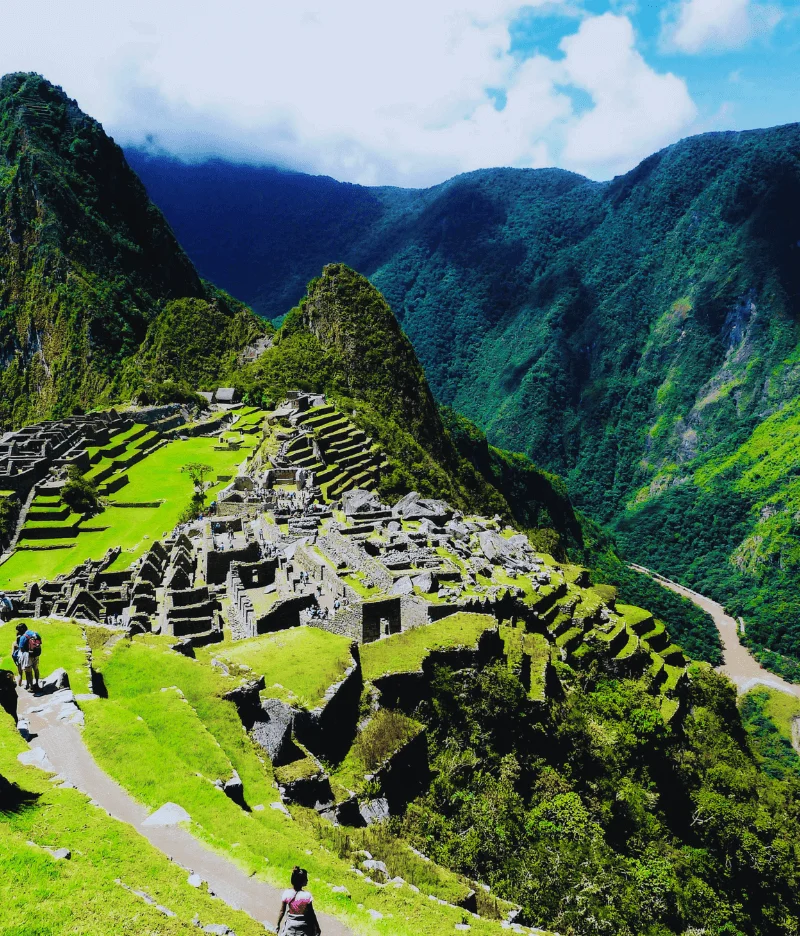 Machu Picchu paisaje visto desde las alturas