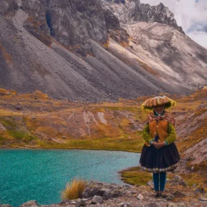 / Lagunas de Ausangate en Cusco. Una Impresionante tour o caminata que permanecerá en tus recuerdos con Supertramp Travel Agency
