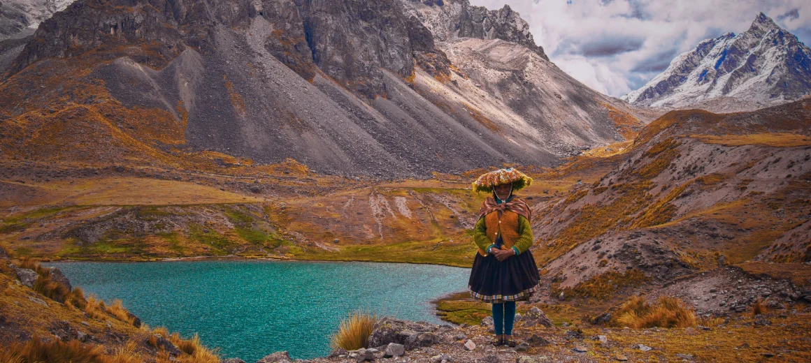 / Lagunas de Ausangate en Cusco. Una Impresionante tour o caminata que permanecerá en tus recuerdos con Supertramp Travel Agency