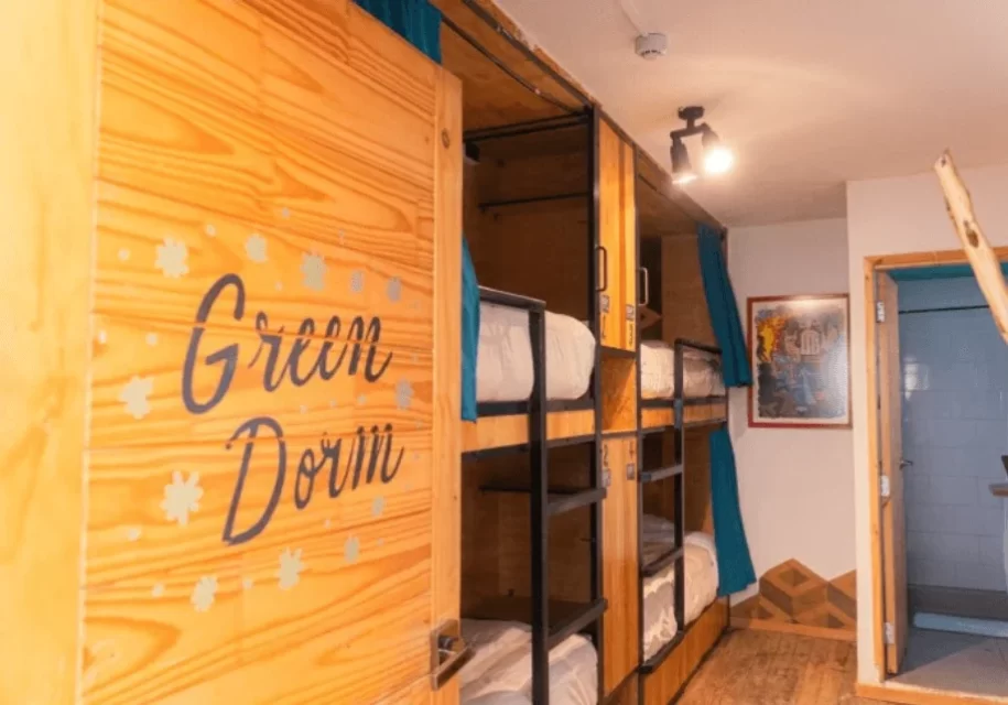 Green Room - Habitación Compartida 8 camas - Hospedaje Cusco Supertramo Cusco Hostel