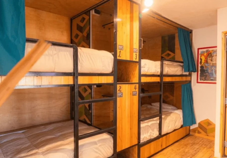 Green Room - Habitación Compartida 8 camas - Hospedaje Cusco Supertramo Cusco Hostel