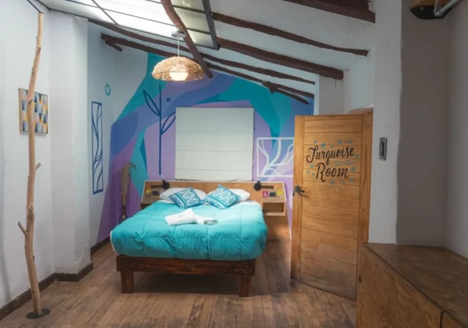 Torquoise Room - Habitación Compartida 8 camas - Hospedaje Cusco Supertramo Cusco Hostel