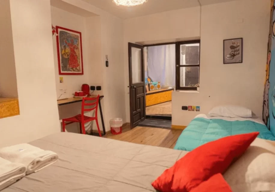 Deluxe Habitación Privada Matrimonial Red - Supertramp Hostel Cusco - Habitación - Hospedaje - Alojamiento